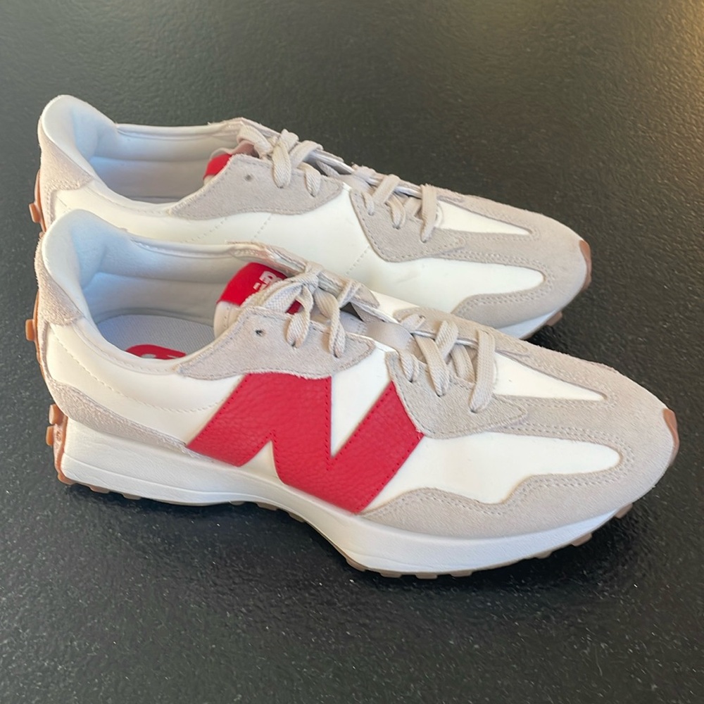 New Balance 327 Sneakers
